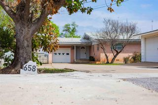 658 Golden Beach DR, Buchanan Dam, TX 78609