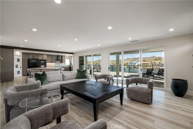 30240 Longhorn, Canyon Lake, CA 92587