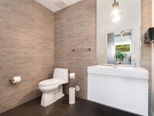 2223 SW 13th Ave, Miami, FL 33145