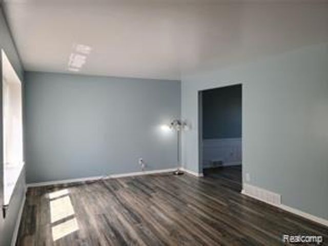 30732 NEWPORT Drive, Warren, MI 48088