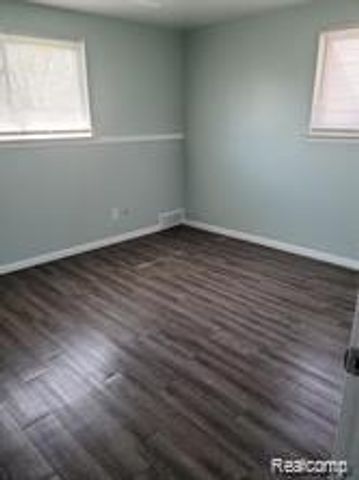 30732 NEWPORT Drive, Warren, MI 48088