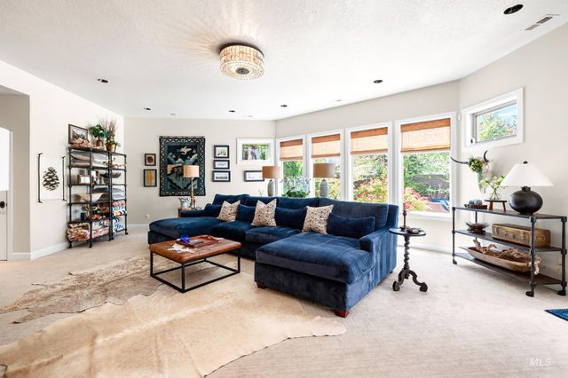 2584 E Varco Via Ct, Boise, ID 83712