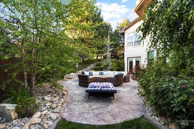 2584 E Varco Via Ct, Boise, ID 83712