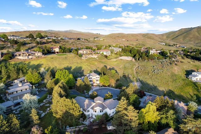 2584 E Varco Via Ct, Boise, ID 83712