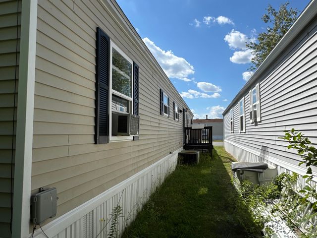 89 End Street, Salem, NH 03079