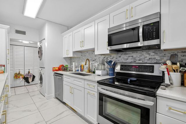 6328 W Longboat Ln Lane W 101, Boca Raton, FL 33433