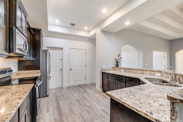 470 Blue Quail, Lytle, TX 78052