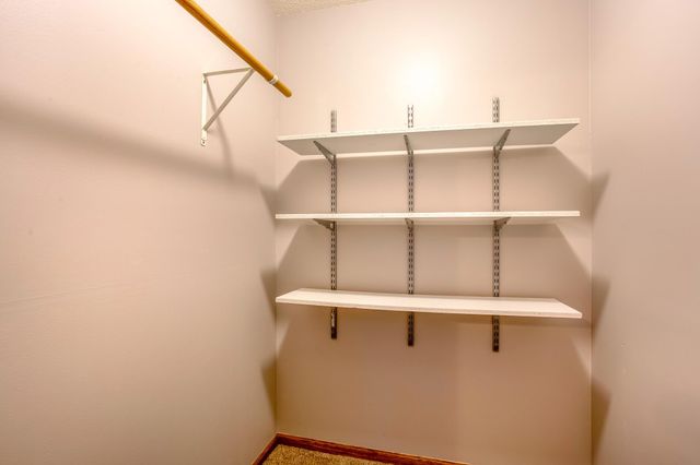 2339 Highwood Avenue E, Maplewood, MN 55119