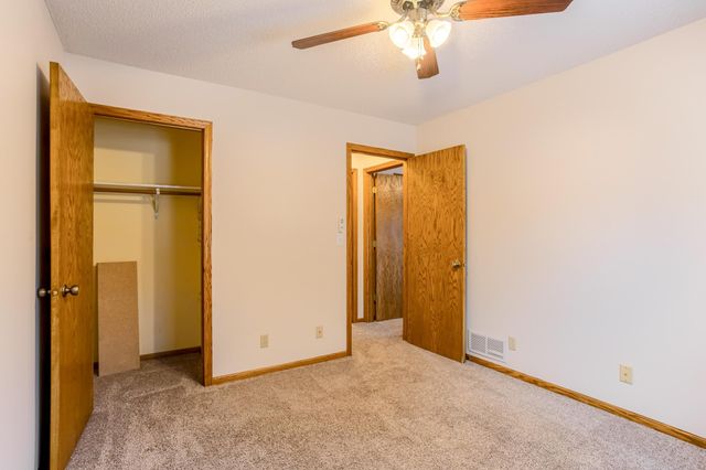 2339 Highwood Avenue E, Maplewood, MN 55119