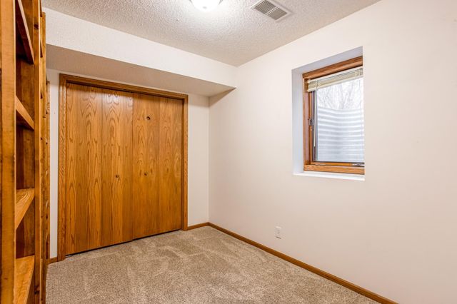 2339 Highwood Avenue E, Maplewood, MN 55119