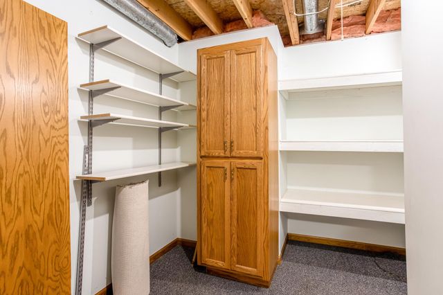 2339 Highwood Avenue E, Maplewood, MN 55119