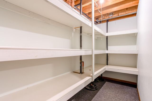 2339 Highwood Avenue E, Maplewood, MN 55119