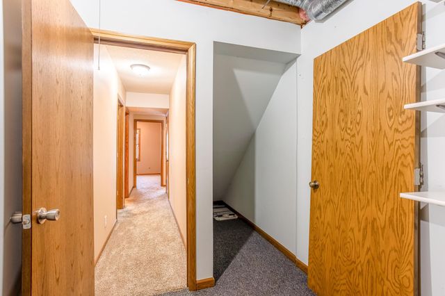 2339 Highwood Avenue E, Maplewood, MN 55119