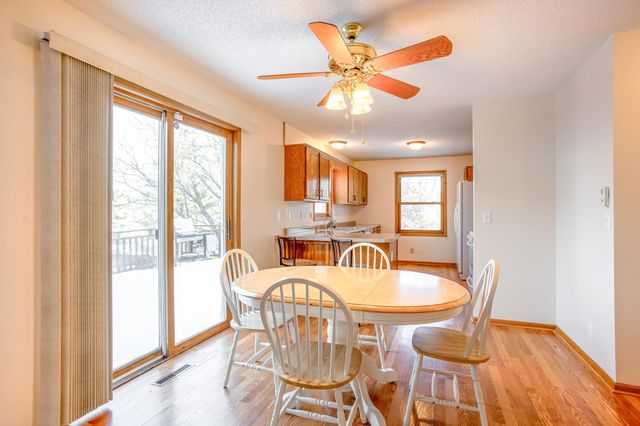 2339 Highwood Avenue E, Maplewood, MN 55119