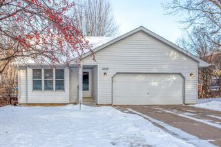 2339 Highwood Avenue E, Maplewood, MN 55119