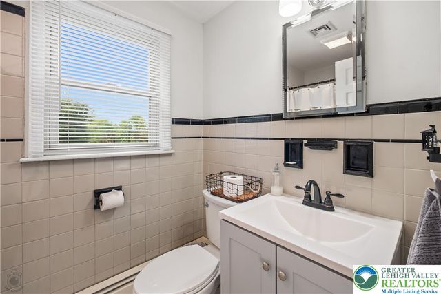 52 S. Cedar Crest Boulevard, South Whitehall Twp, PA 18104