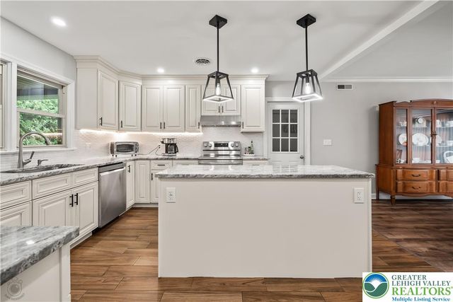 52 S. Cedar Crest Boulevard, South Whitehall Twp, PA 18104
