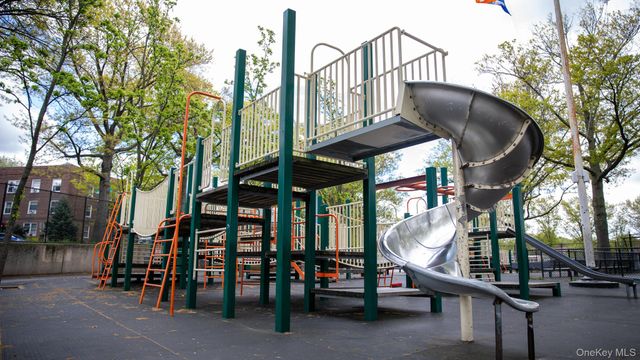 78-42 Main Street 3J, Flushing, NY 11747
