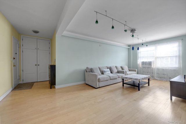 78-42 Main Street 3J, Flushing, NY 11747