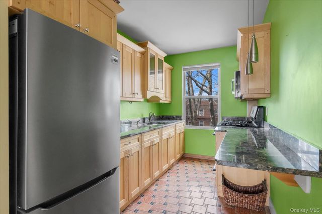 78-42 Main Street 3J, Flushing, NY 11747