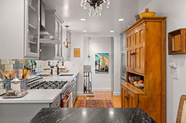 1630 11th Ave, Sacramento, CA 95818