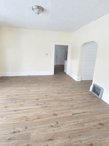 260 Fremont Street, Manistee, MI 49660