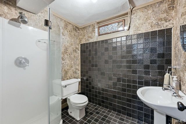 2245 W Warwick Road, Muncie, IN 47304