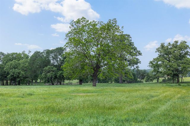 1016 County Road 306, Rockdale, TX 76567