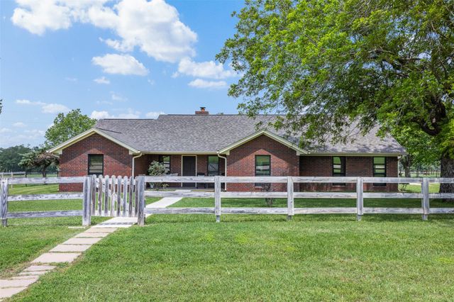 1016 County Road 306, Rockdale, TX 76567