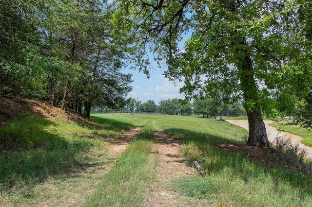 1016 County Road 306, Rockdale, TX 76567