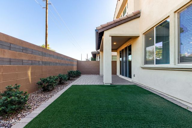 1861 S FOLLETT Way, Gilbert, AZ 85295