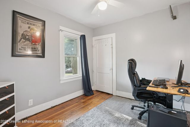 1017 W Barnes Avenue, Lansing, MI 48910