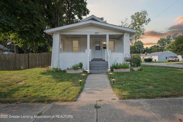 1017 W Barnes Avenue, Lansing, MI 48910