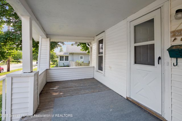 1017 W Barnes Avenue, Lansing, MI 48910