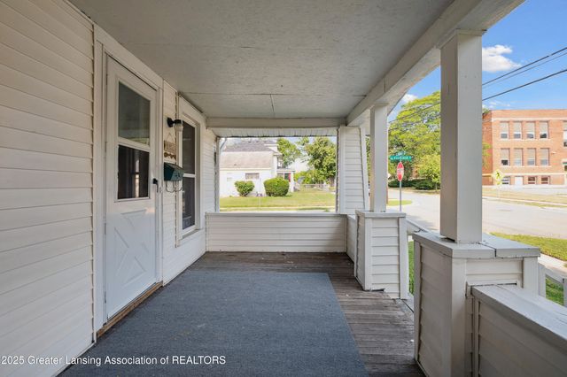 1017 W Barnes Avenue, Lansing, MI 48910