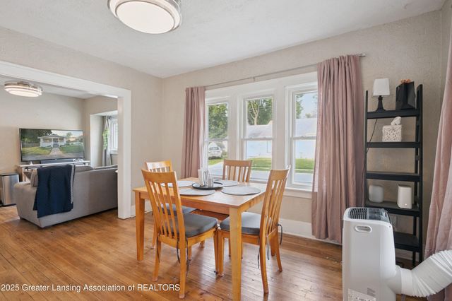 1017 W Barnes Avenue, Lansing, MI 48910