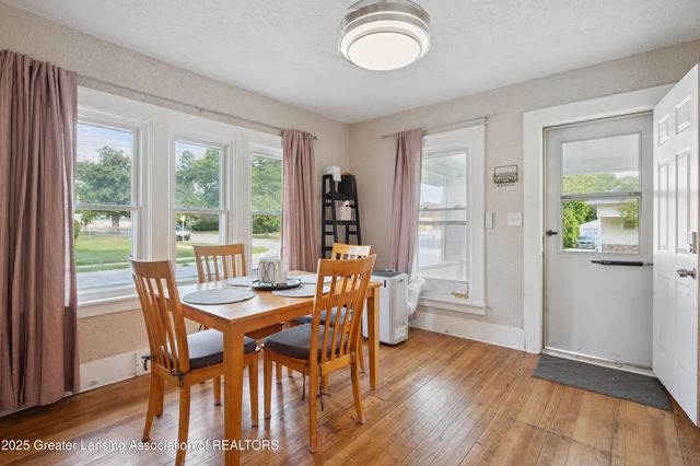 1017 W Barnes Avenue, Lansing, MI 48910