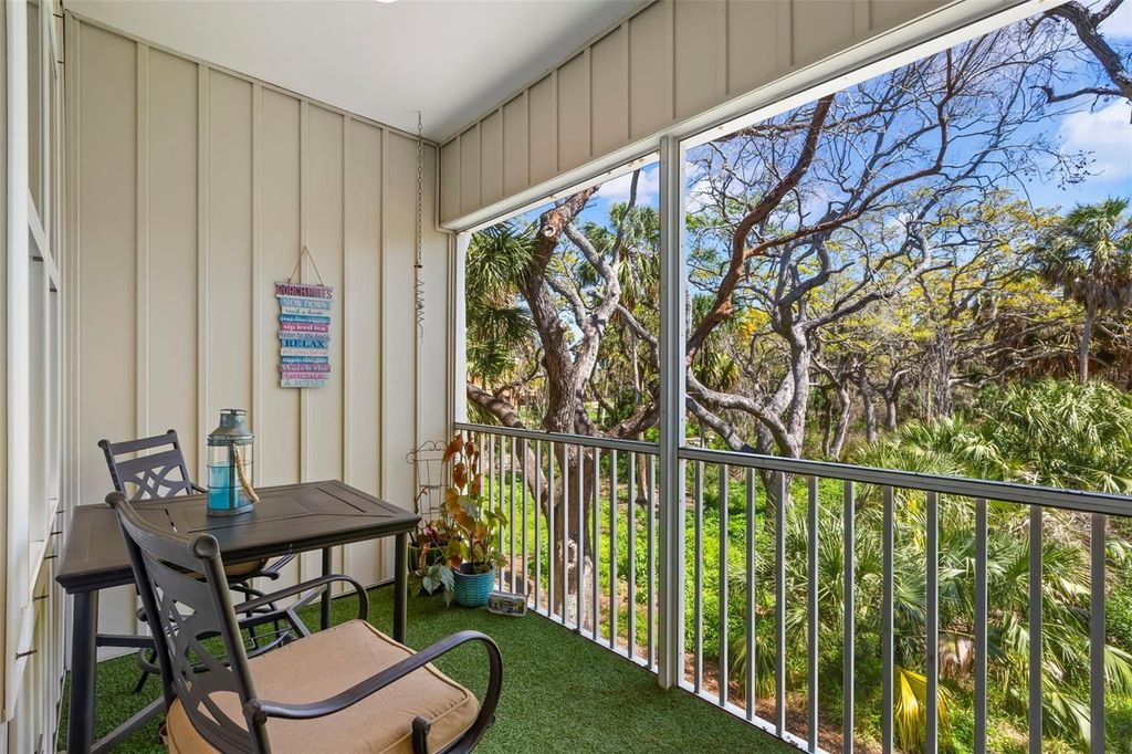 Image 15 of property listing at 5918 ANCHORAGE WAY S, St Petersburg, FL 33712