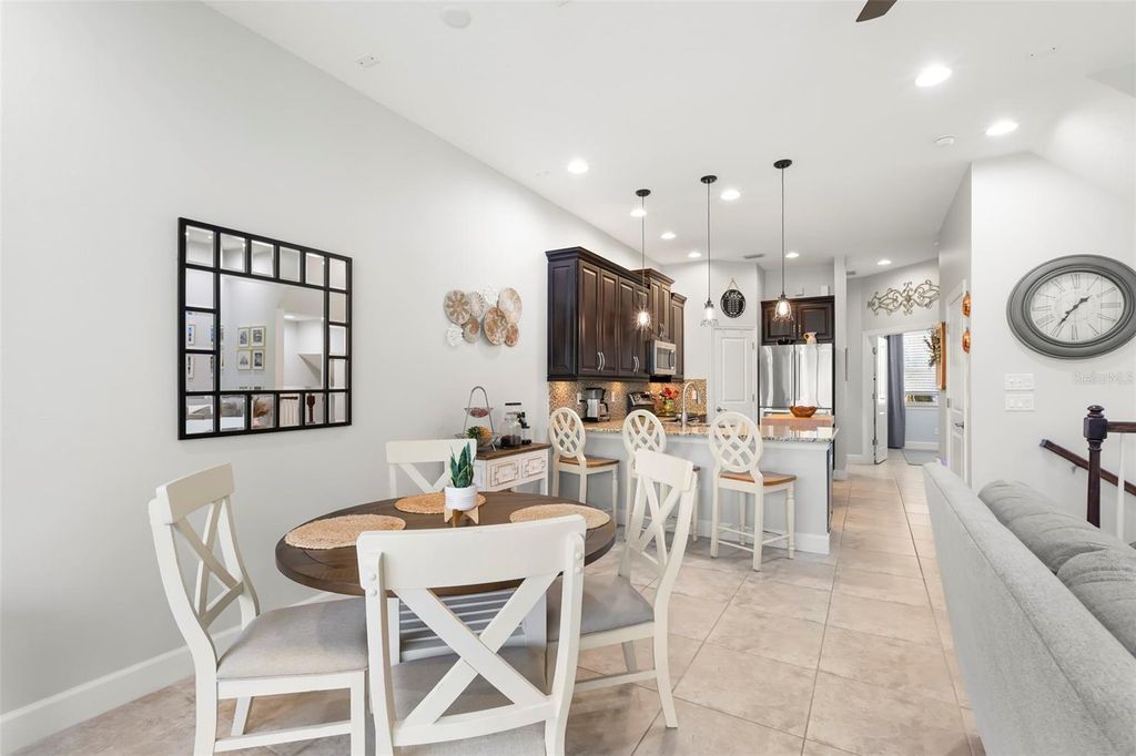 Image 16 of property listing at 5918 ANCHORAGE WAY S, St Petersburg, FL 33712