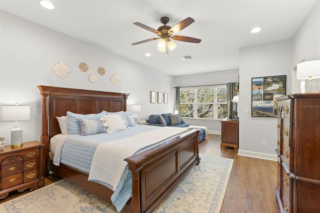 Image 27 of property listing at 5918 ANCHORAGE WAY S, St Petersburg, FL 33712