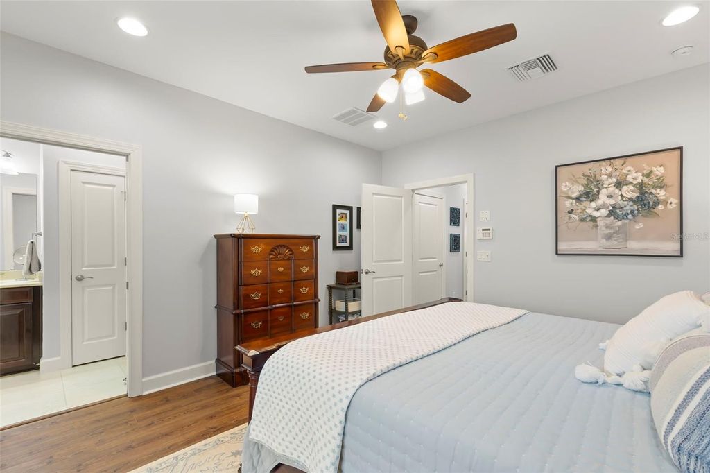 Image 30 of property listing at 5918 ANCHORAGE WAY S, St Petersburg, FL 33712