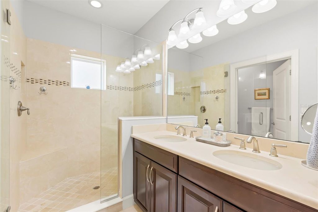 Image 31 of property listing at 5918 ANCHORAGE WAY S, St Petersburg, FL 33712