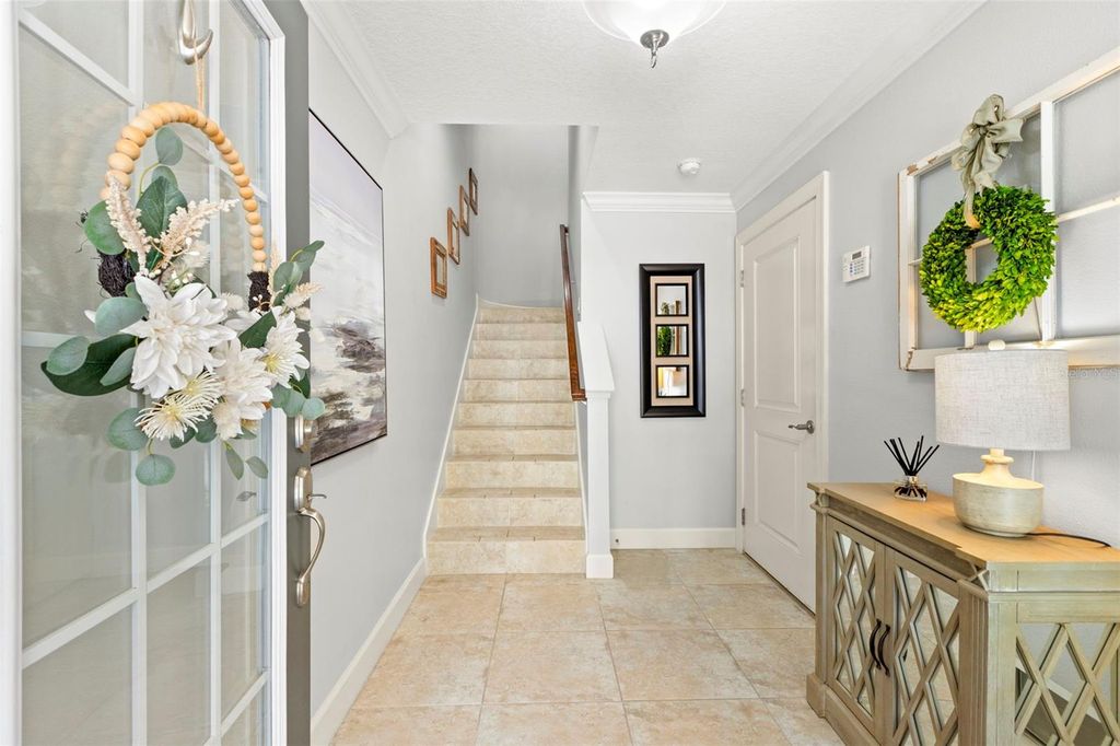 Image 6 of property listing at 5918 ANCHORAGE WAY S, St Petersburg, FL 33712