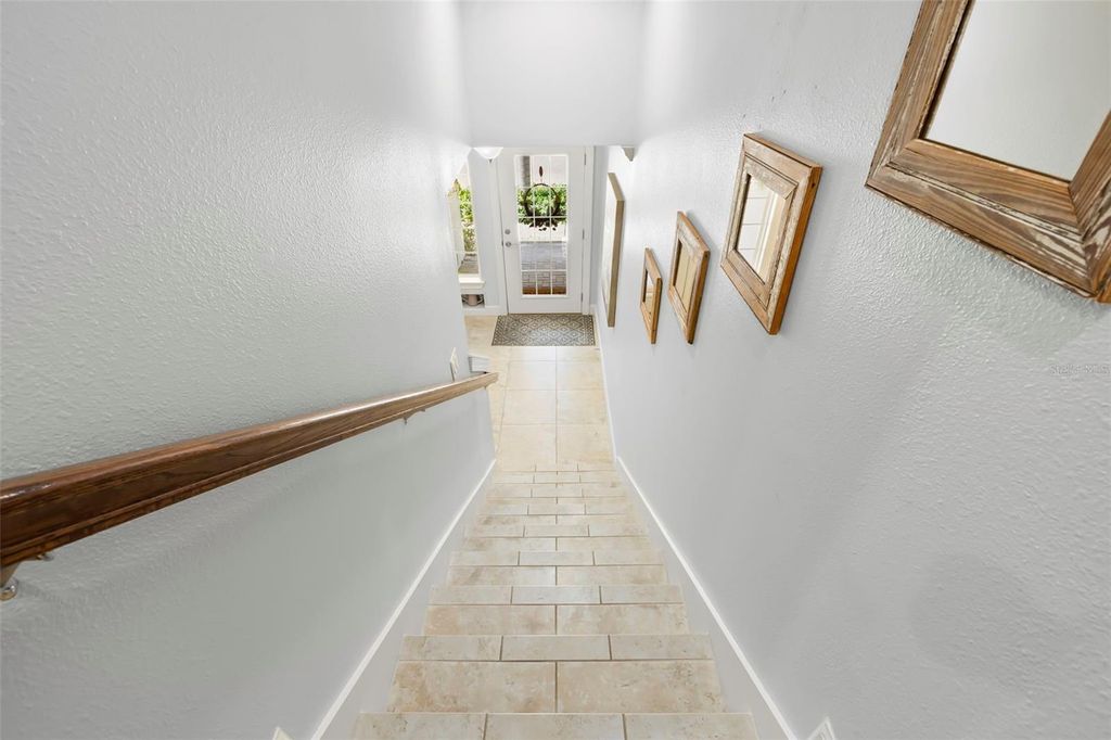 Image 7 of property listing at 5918 ANCHORAGE WAY S, St Petersburg, FL 33712