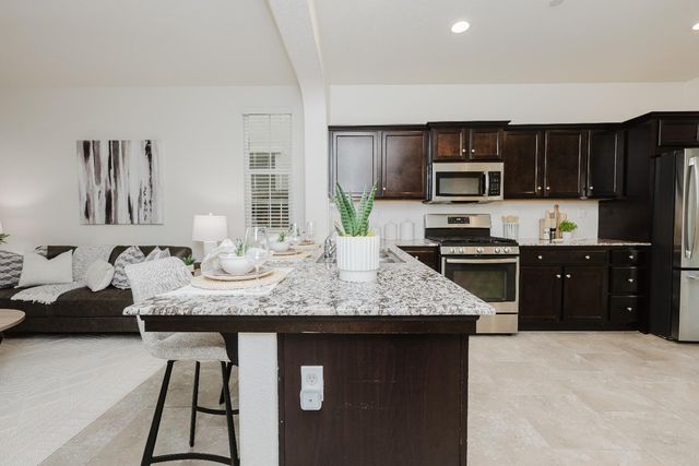 3762 Savant Ln, Clovis, CA 93619