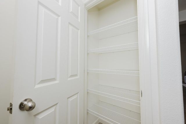 3762 Savant Ln, Clovis, CA 93619