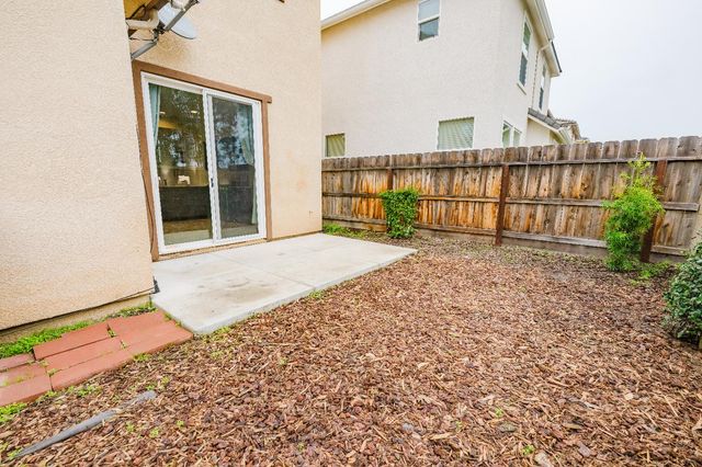 3762 Savant Ln, Clovis, CA 93619