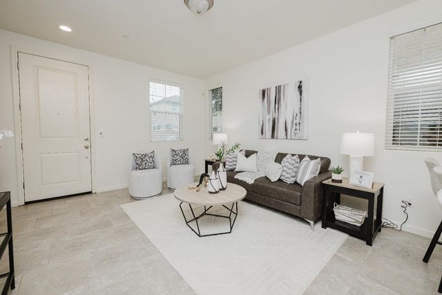 3762 Savant Ln, Clovis, CA 93619