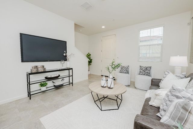 3762 Savant Ln, Clovis, CA 93619