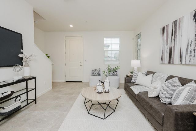 3762 Savant Ln, Clovis, CA 93619